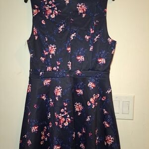 Chic Navy Dress with Floral Pattern
